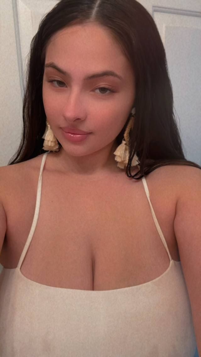 Title  I'm available for hookup - Image 2